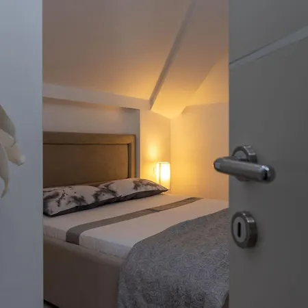 Apartman Moderne Mit Gartennutzung- Einem G By Interhome