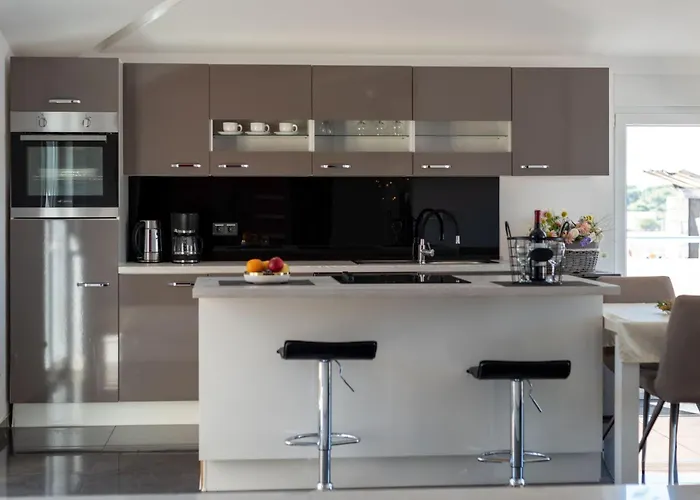 Apartman Moderne Mit Gartennutzung- Einem G By Interhome