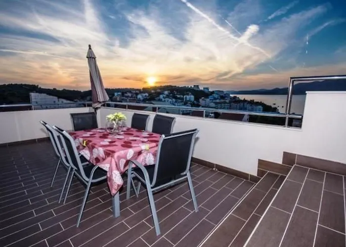 Moderne Mit Gartennutzung- Einem G By Interhome Apartman